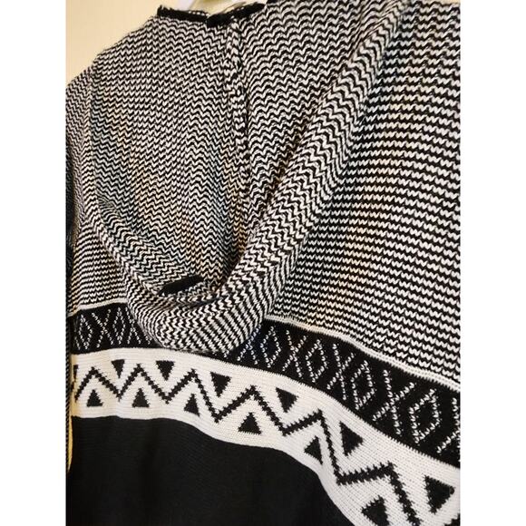 BB DAKOTA Black White BOHO Duster Cardigan Fringe Long SZ MED - Picture 5 of 9